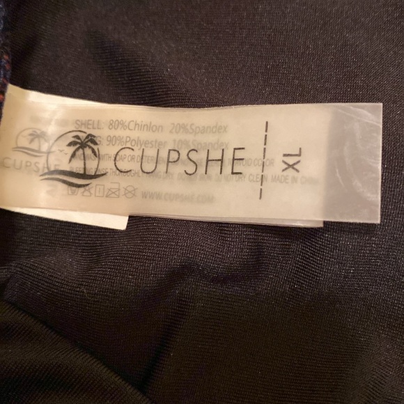 Cupshe 1-piece e size XL - Picture 4 of 6